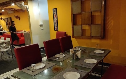Mezzaluna Indian & Continental Restaurant